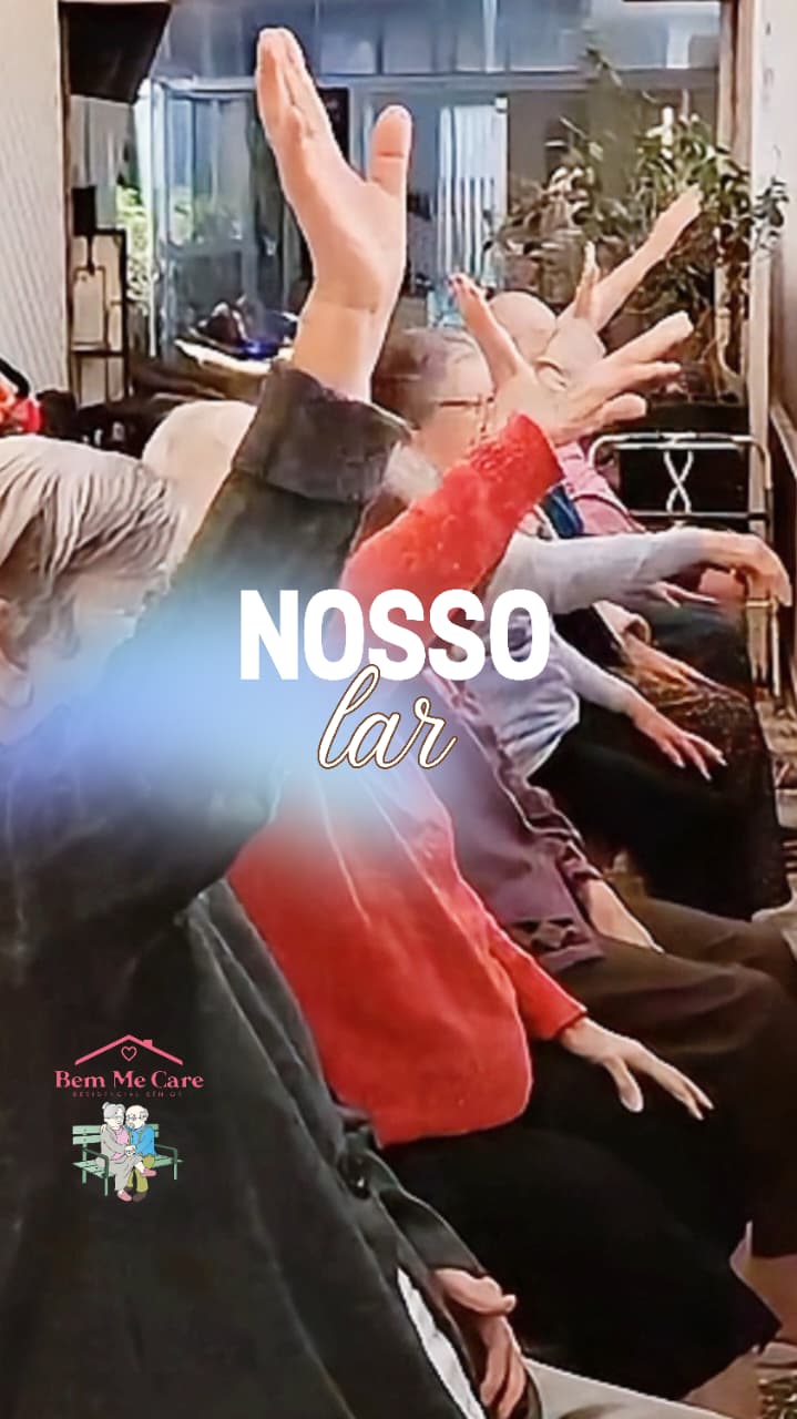 Nosso lar Bem Me Care: idosos participando de uma atividade de convivência